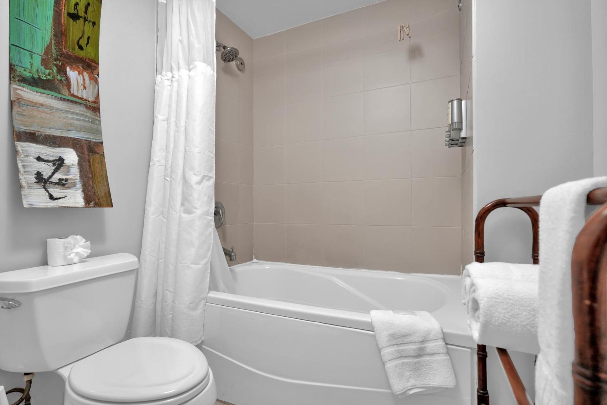 Tropical Paradise Spacious 3 Bedroom Aparthotel *