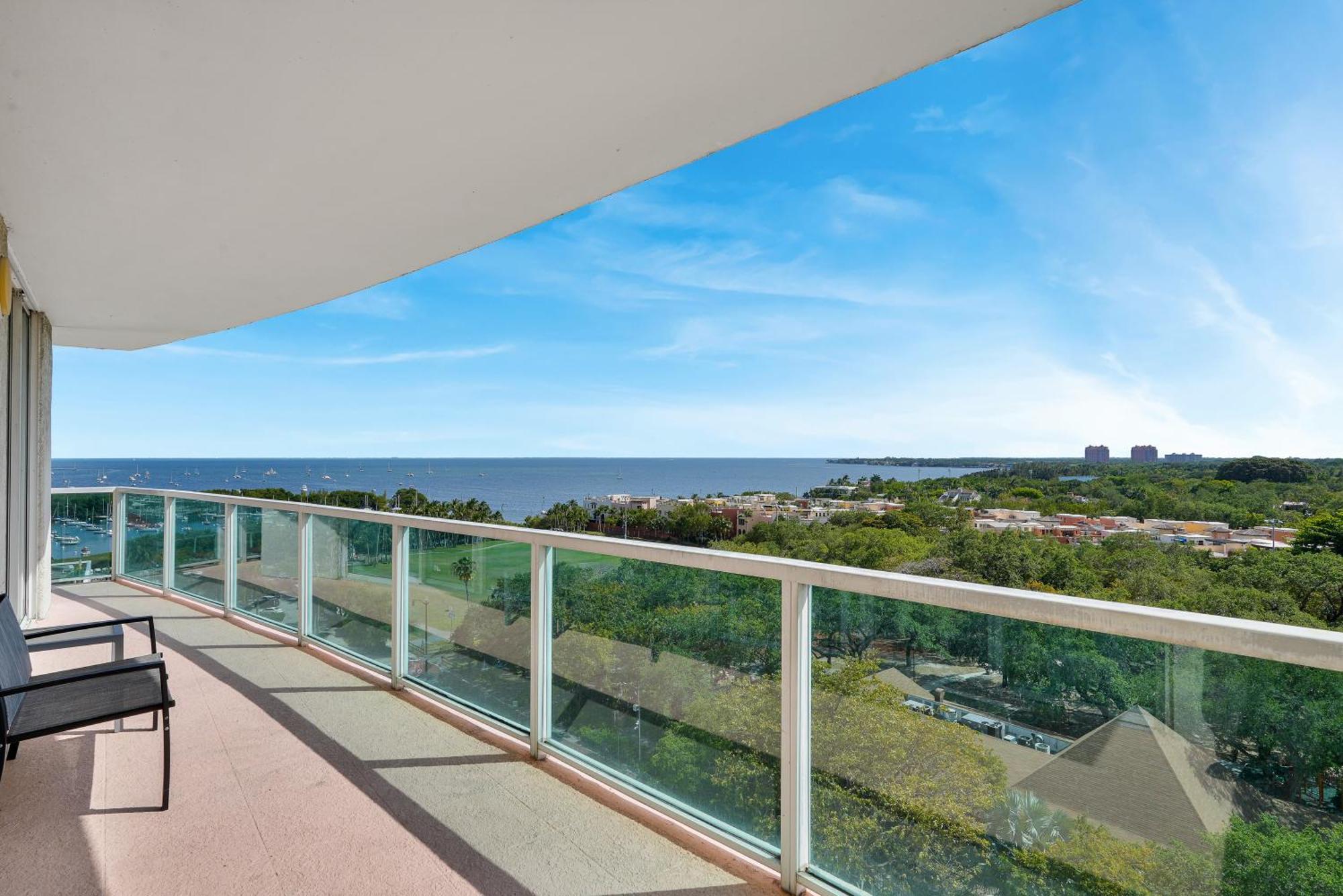 Tropical Paradise Spacious 3 Bedroom Aparthotel Miami